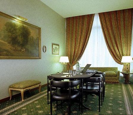 Hotel Commodore Rom Bekvämligheter bild